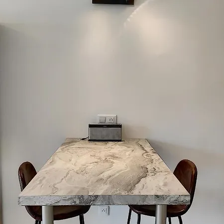 One Bedroom With Balcony Just Renovate *
